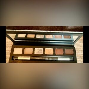 MAC Cosmetics Eyeshadow Palette - Silver, Brown, Cream Shades